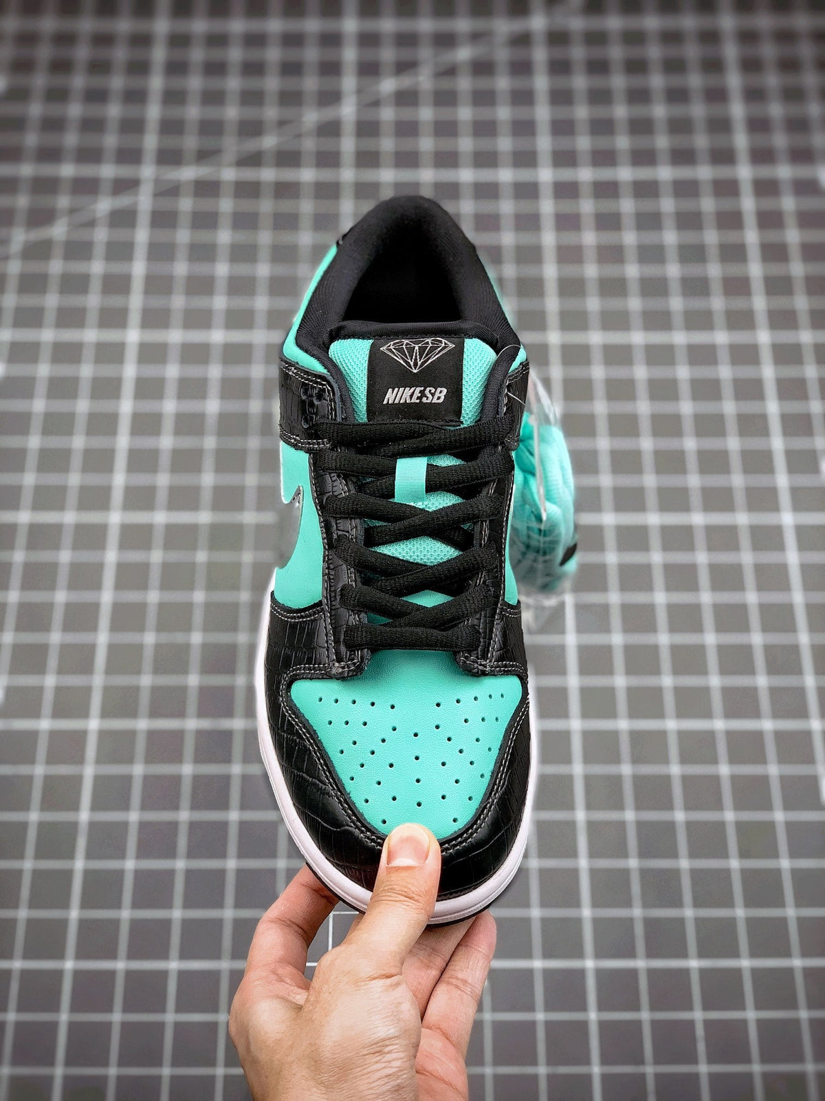 Tênis Nike SB Dunk Low x Tiffany 'Diamond Supply' Tênis Nike SB Dunk Low x Tiffany 'Diamond Supply'