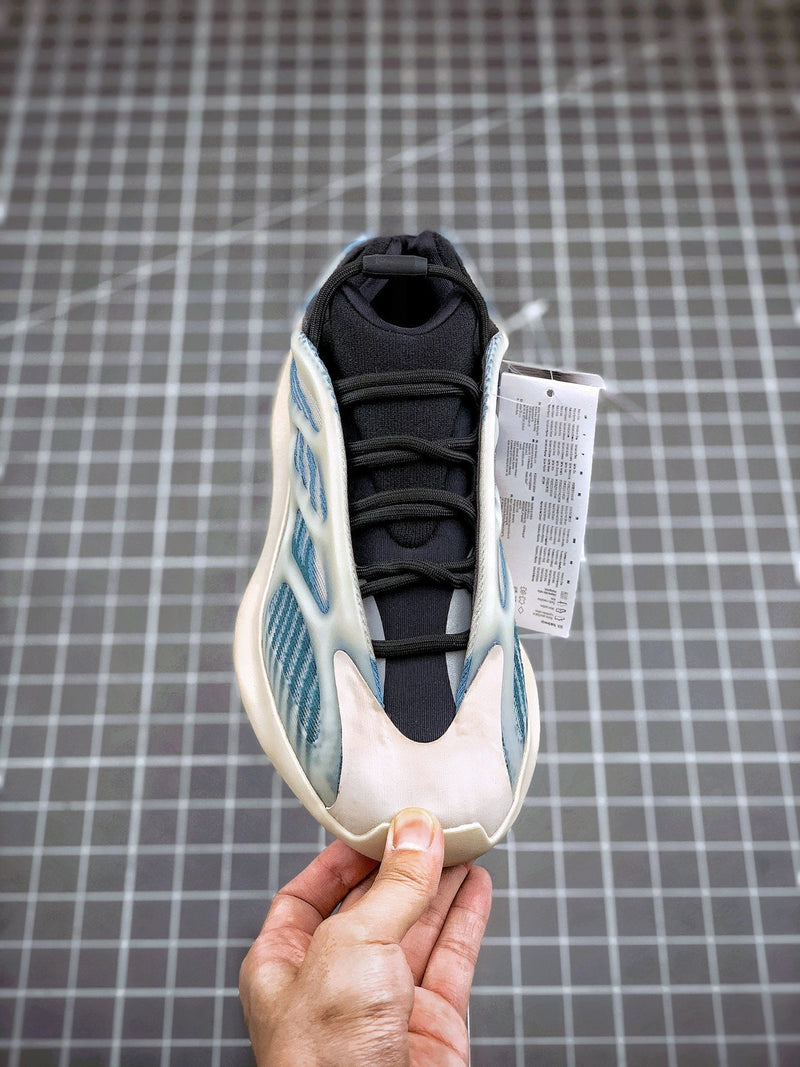 Tênis Adidas Yeezy Boost 700 V3 Kyanite