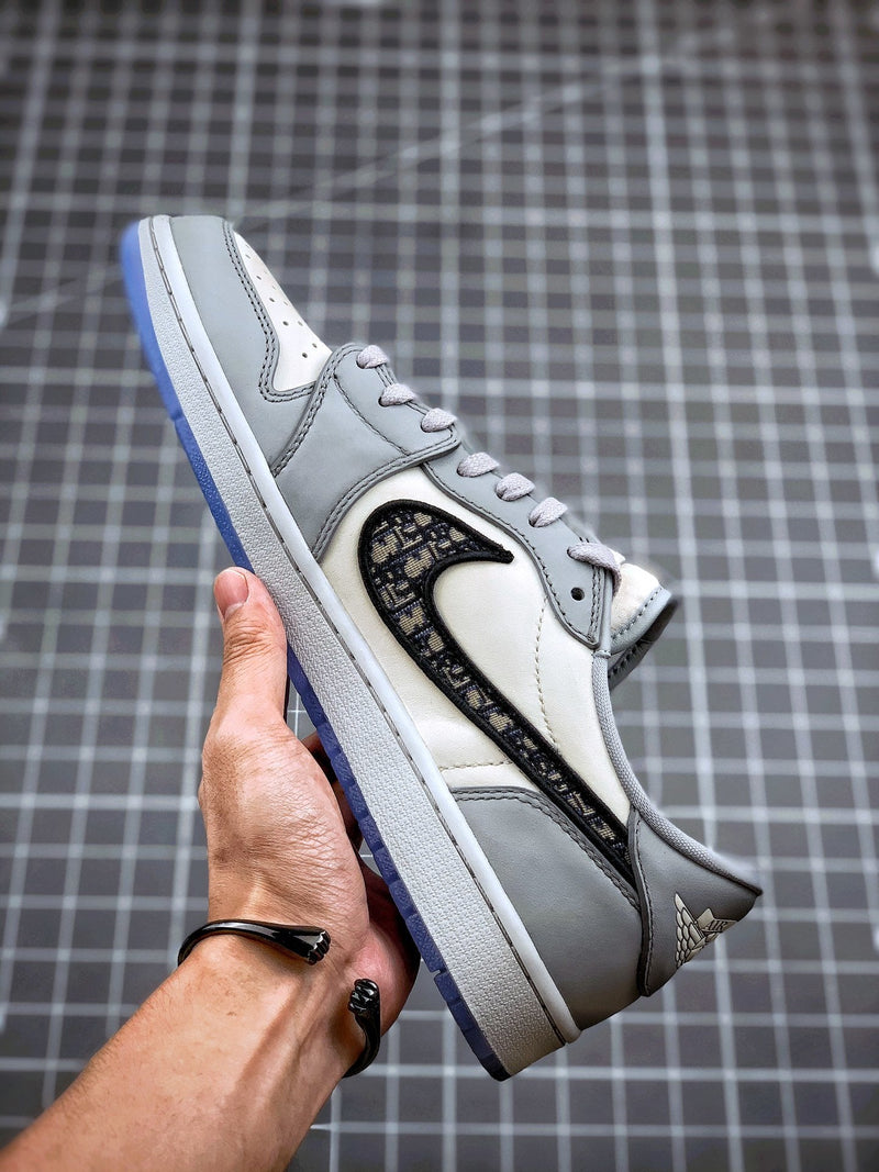 Tênis Nike Air Jordan 1 Low Retro Dior