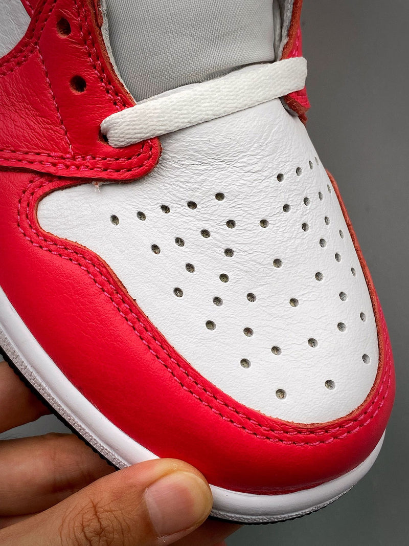 Tênis Nike Air Jordan 1 High "Light Fusion Red"