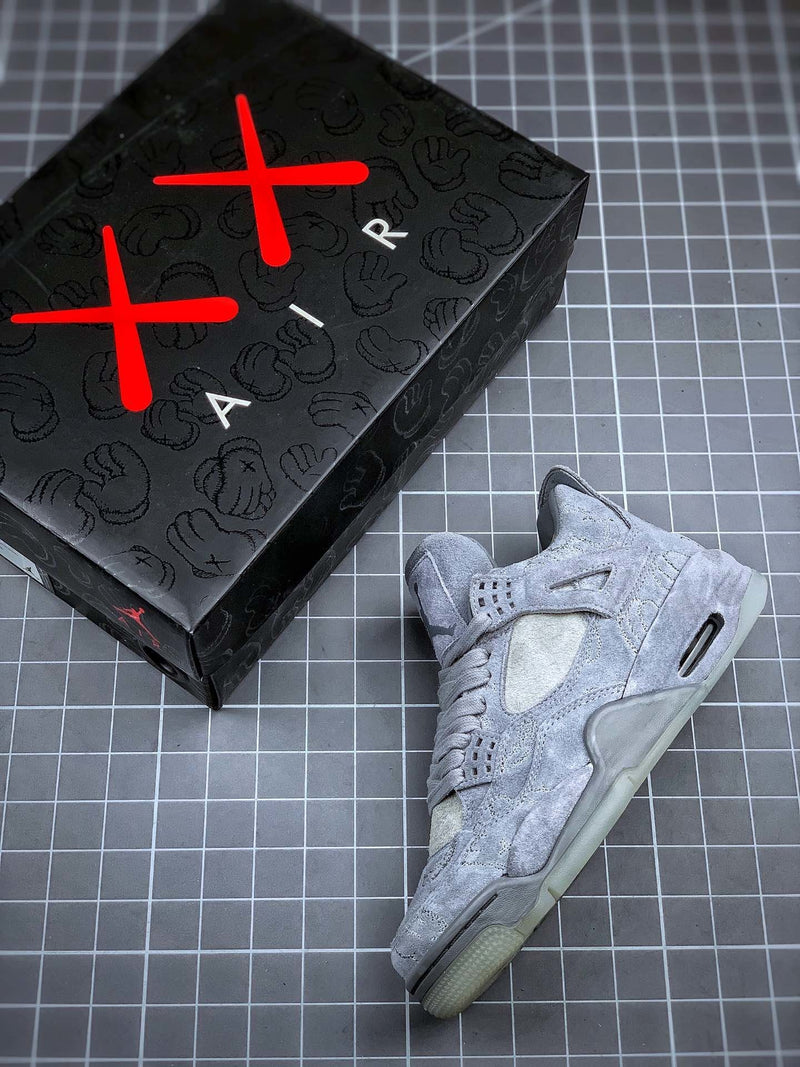 Tênis Nike Air Jordan 4 Retro Kaws