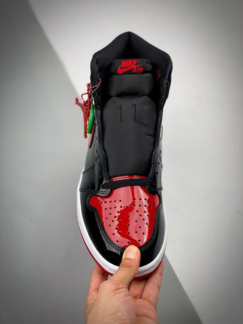 Tênis Nike Air Jordan 1 High "Bred Patent"