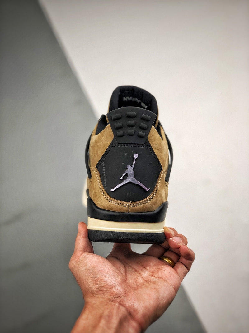 Tênis Nike Air Jordan 4 Retro "Mushroom"