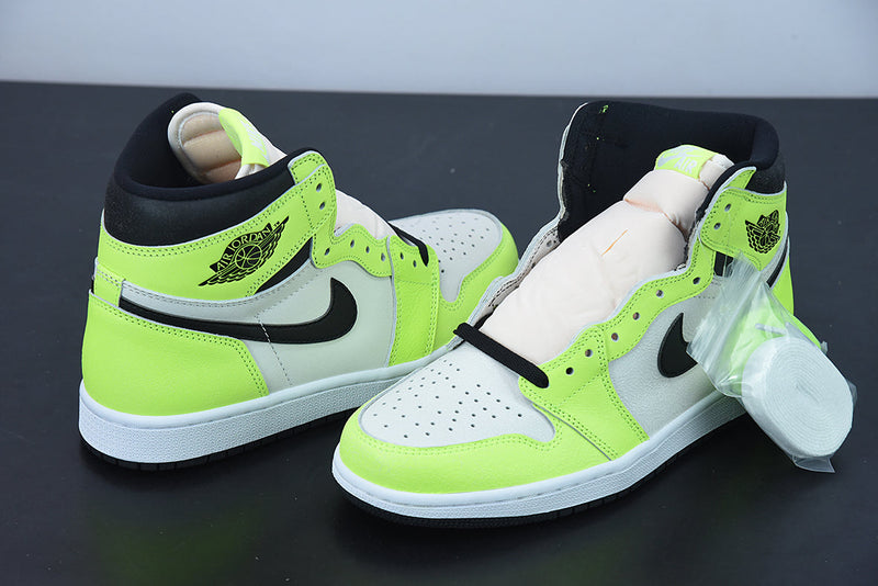 Tênis Nike Air Jordan 1 High "Volt"