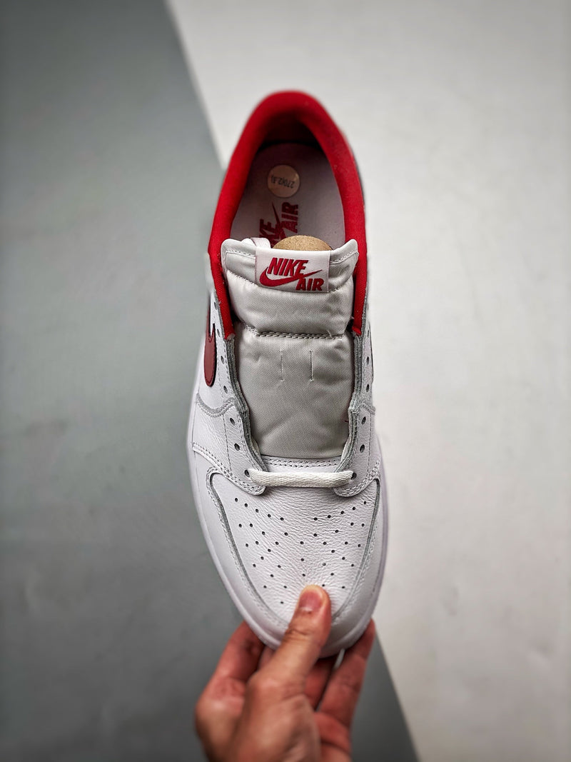 Tênis Nike Air Jordan 1 Low Retro "White Varsity Red"