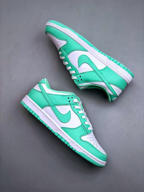 Tênis Nike SB Dunk Low "Barely Green"