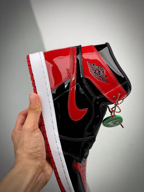 Tênis Nike Air Jordan 1 High "Bred Patent"